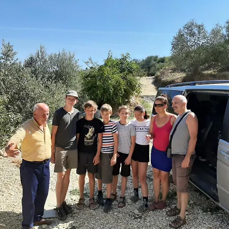 Pashollari בית הארחה בראט