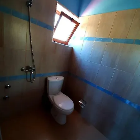 Pashollari 4* בראט