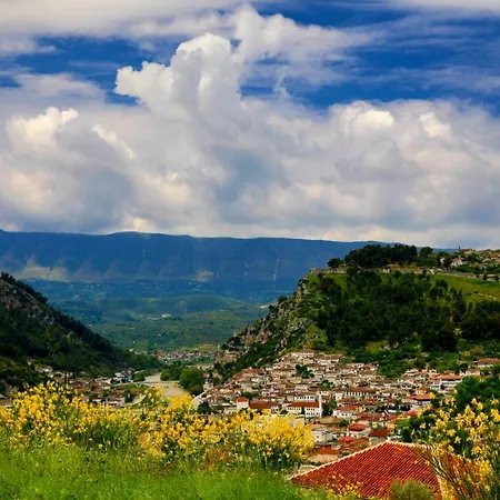 בית הארחה Pashollari