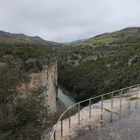 Casa de hóspedes Pashollari 4*